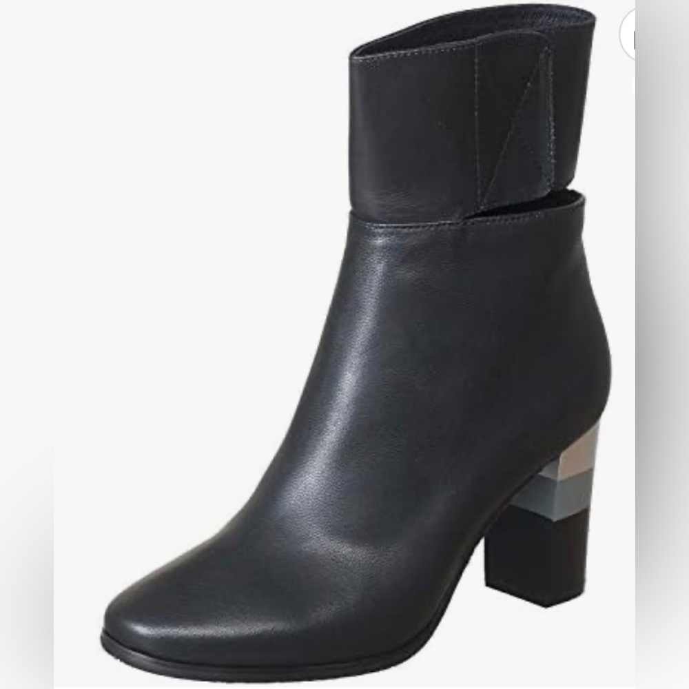 Antelope leather bootie  with unique cut size 36